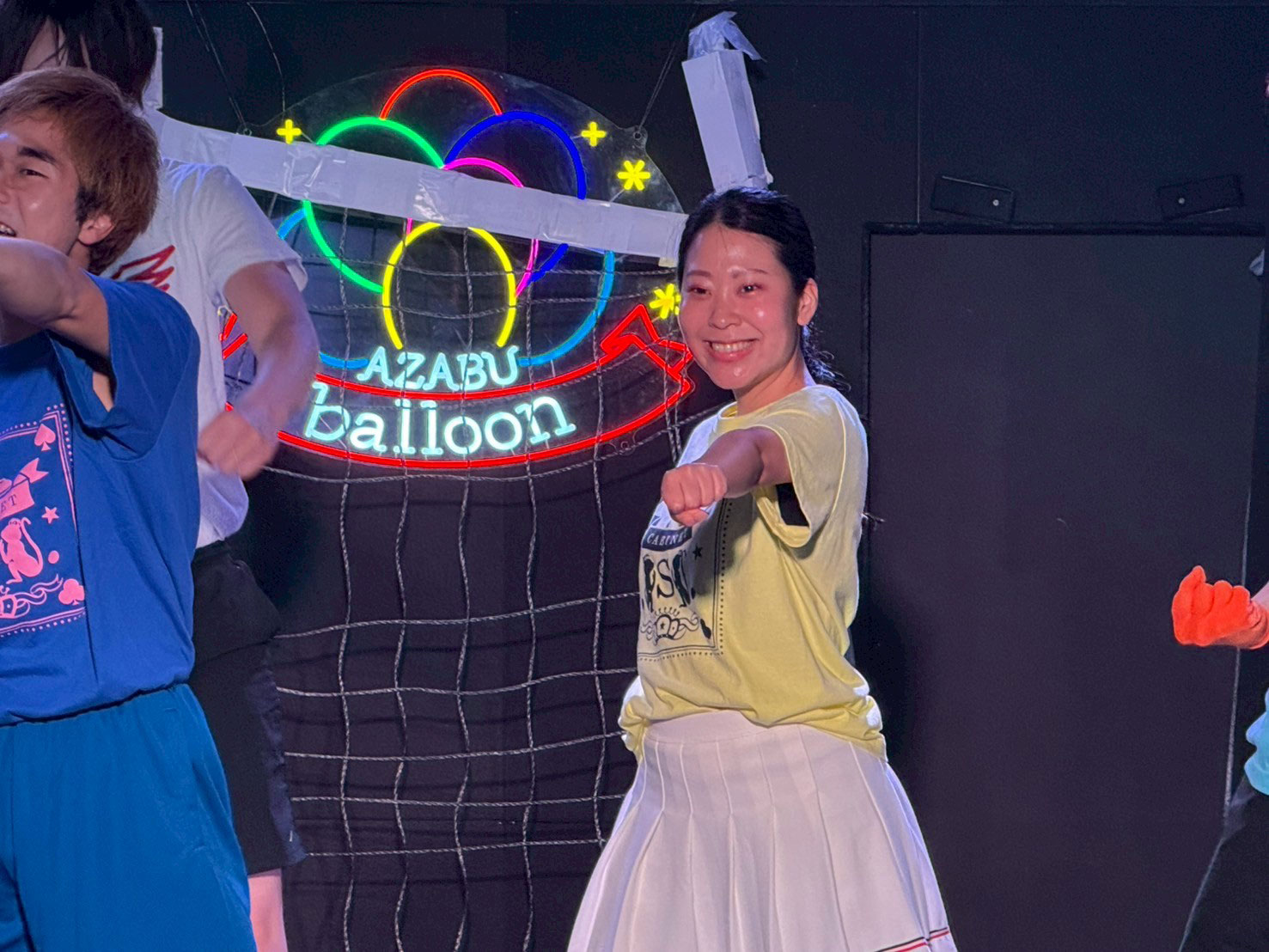 ステージと照明で演出が可能なダンス会場
